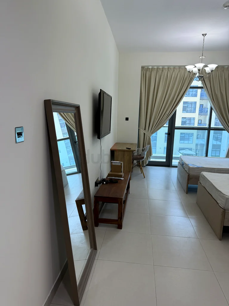 مساحة سرير مفروشة بالكامل بالقرب من طريق الشيخ زايد63218793244162112