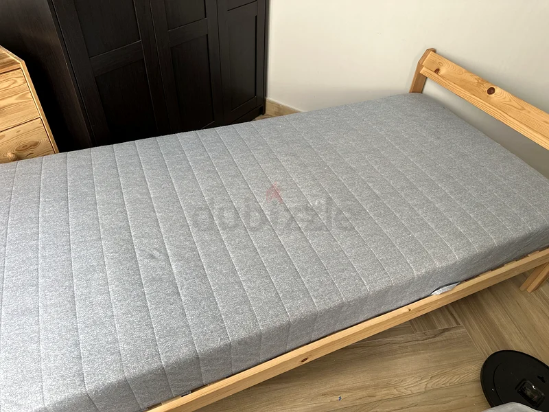 إطار سرير إيكيا مع ماترس بمقاس 90 سم × 200 سم63213942339201112