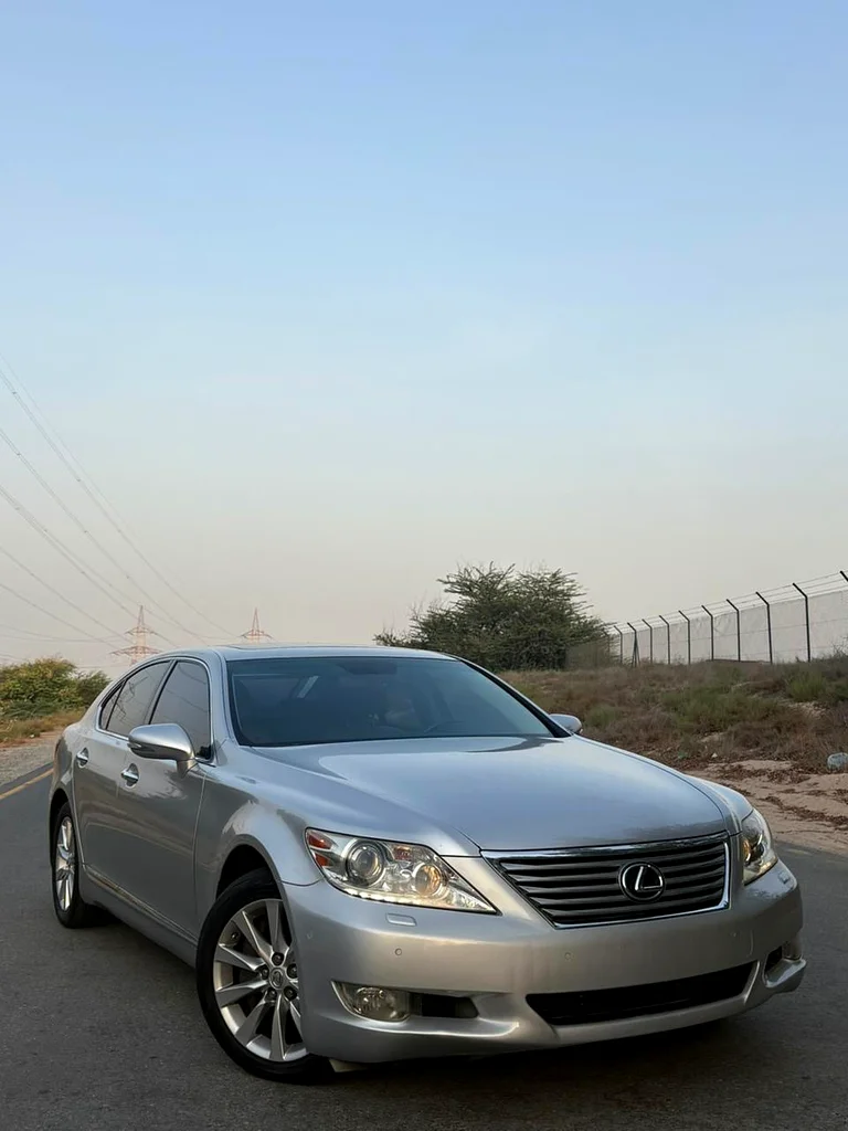 Toyota Lexus LS 460 model 2010632257027137301127