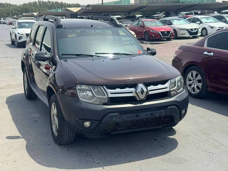 Renault Duster 2018 brown color GCC calen cAr63222312336259112