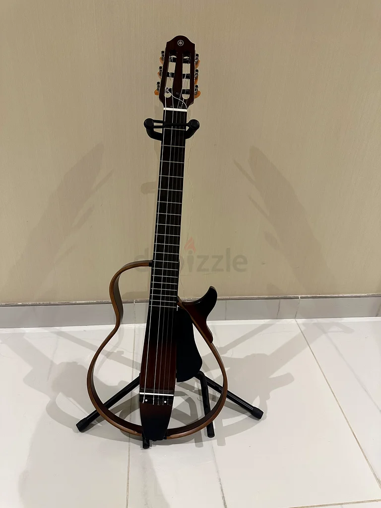 Yamaha SLG200N (Silent Guitar, Nylon, Tobacco Brown Sunburst) + Yamaha THR1063209350814593113