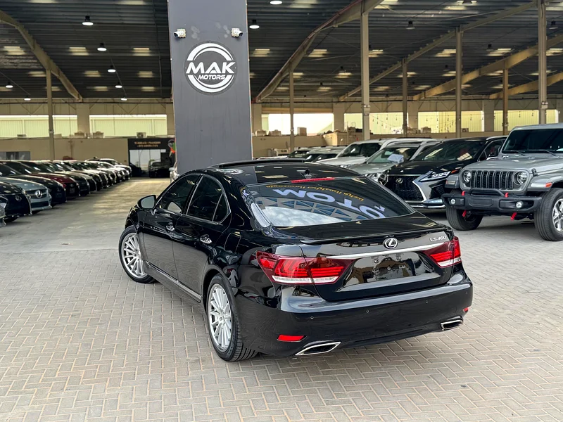V8 4.6L / TRIPLE XENON LIGHTS / COOLING AND HEATING SEATS / SOFT CLOSE DOORS / IN PERFECT CONDITION63225702613889112