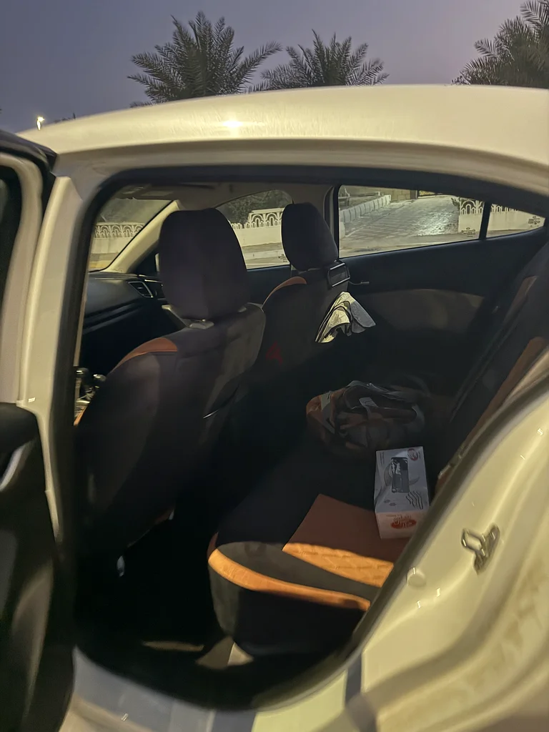 سيارة نظيفة وخالية من الحوادث63398512994819113
