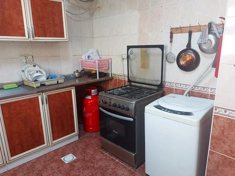 غرفة مفروشة بالكامل متاحة للأزواج الآسيويين أو للعزاب التنفيذيين63219326053378112