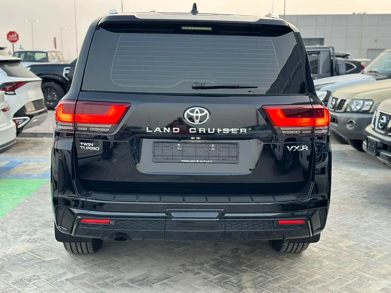 Toyota Land Cruiser Station VXR Twin Turbo 2025 model / Brand new / Al-Futtaim warranty63232141879681113