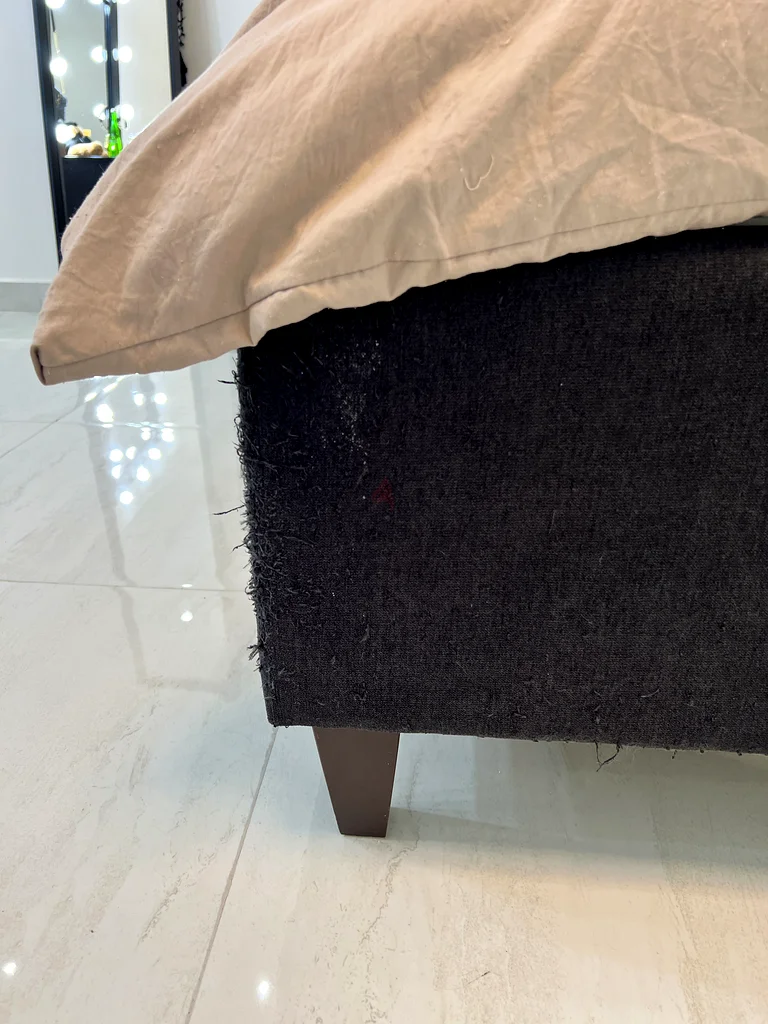 Stylish Velvet Bed Set with Cushions63212409342466111