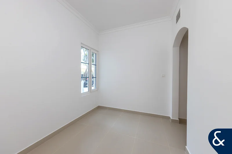 Ground Floor | 2 Bed Plus Study | Upgraded63915839836417113