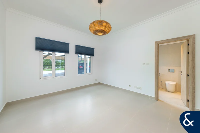 Ground Floor | 2 Bed Plus Study | Upgraded63915839836417114
