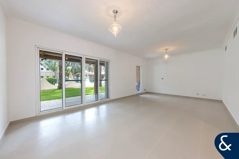 Ground Floor | 2 Bed Plus Study | Upgraded63915839836417112