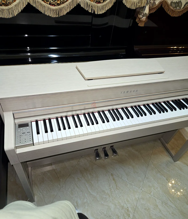 Yamaha Clavinova CLP 535 Off white color.  As good as new. Cash on free delivery with warranty.63209351014530111