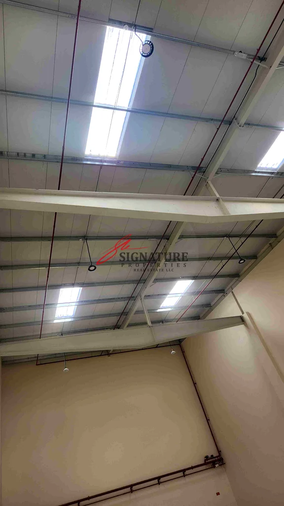 BREND NEW WAREHOUSE AVAILABLE FOR RENT IN NEW INDUSTRIAL AREA63221327837442113