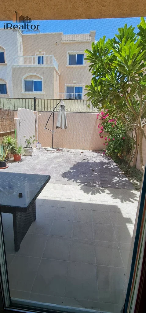 فيلا متوسطية مكونة من غرفتي نوم متاحة للإيجار!63403403078657112