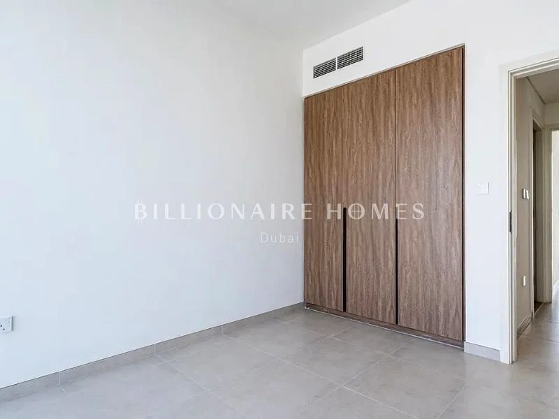Prime Location | Close to Middle Park | L shape Kitchen63947194099843114