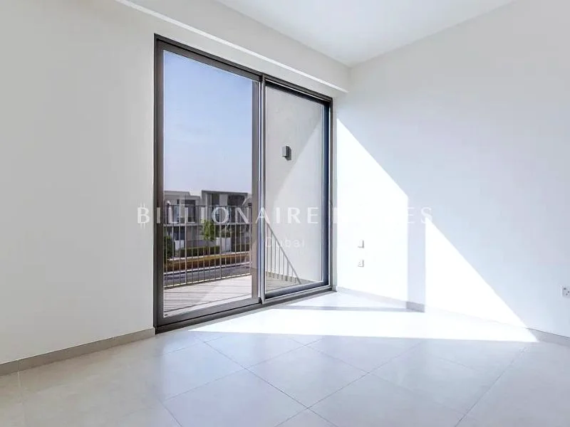 Prime Location | Close to Middle Park | L shape Kitchen63947194099843113