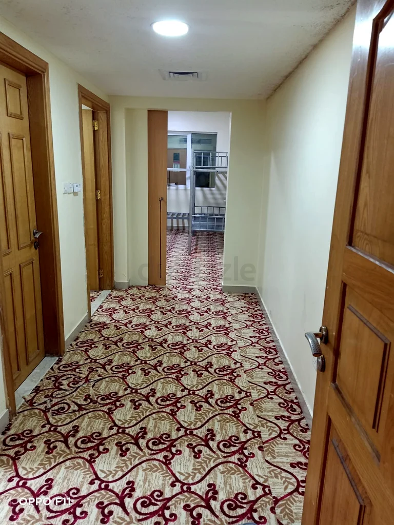 السرير متاح فقط للمسلمين الهنود في ديرة63218792789121112