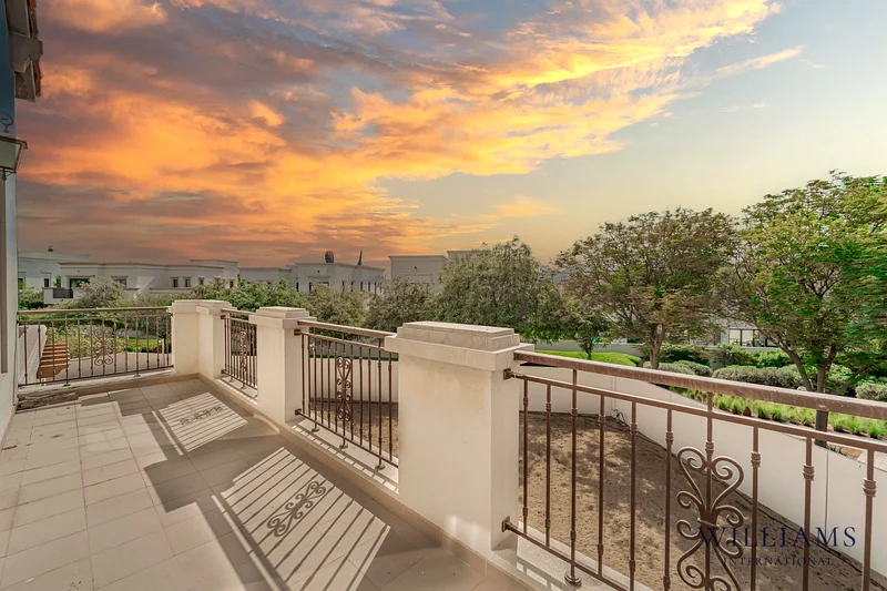 EXCLUSIVE | BIGGEST PLOT IN AR2 | FULL DRIVEWAY63915839647619113