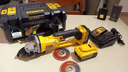 Dewalt grinder cordless 18 volt new