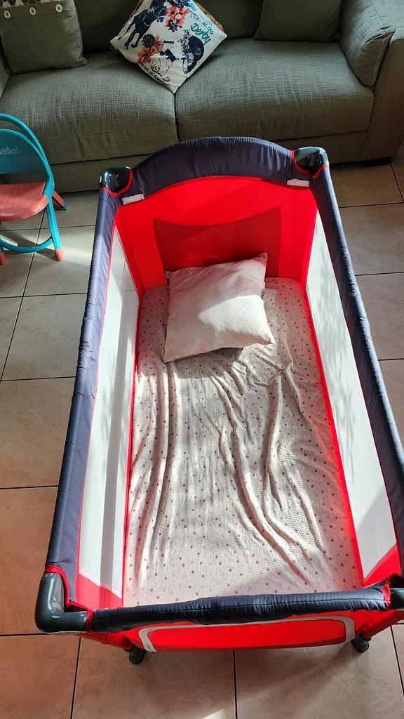 Baby portable foldable cot Like NEW63206395565315112