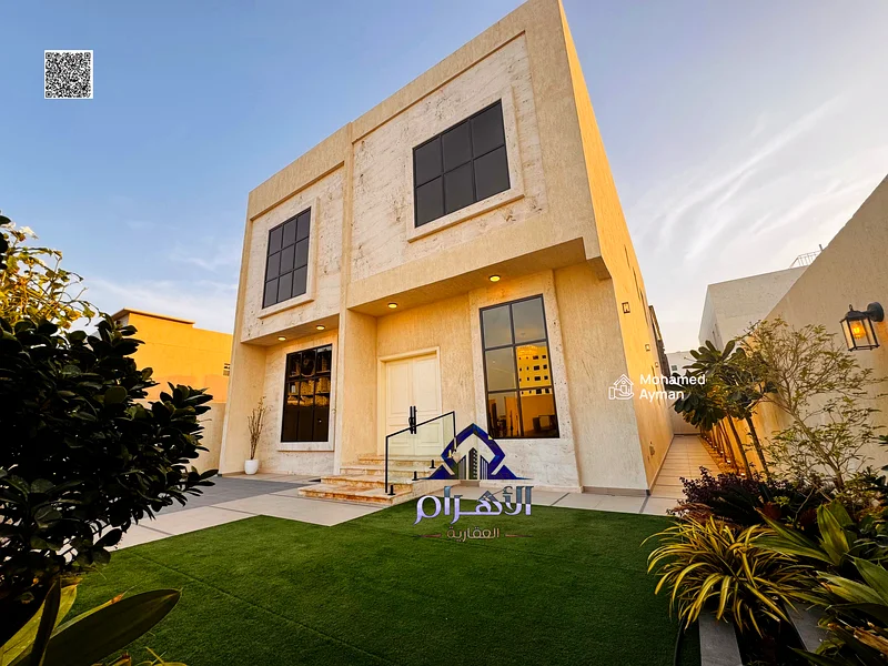 فيلا بتصميم كلاسيكي مع مصعد، مساحتها 5700 قدم مربع، ملكية حرة، السعر يشمل رسوم التسجيل وتكييف الهواء63872180004867110