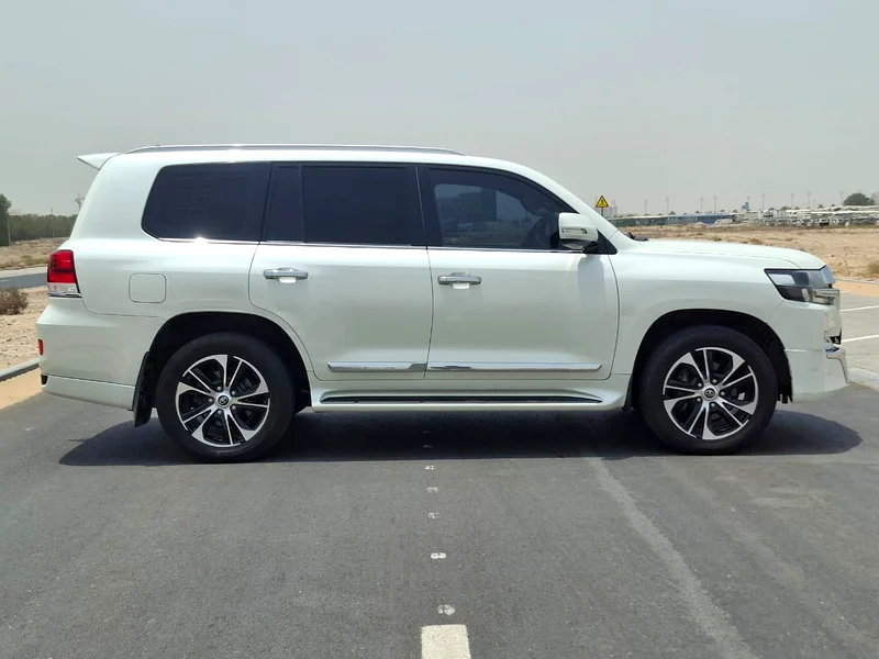 Toyota Land Cruiser model 2021 GXR grand V/663399948763139113