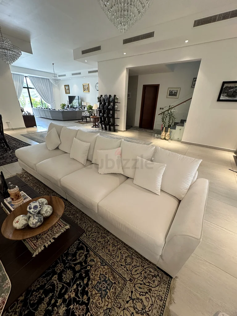 Furniture63213942599426112