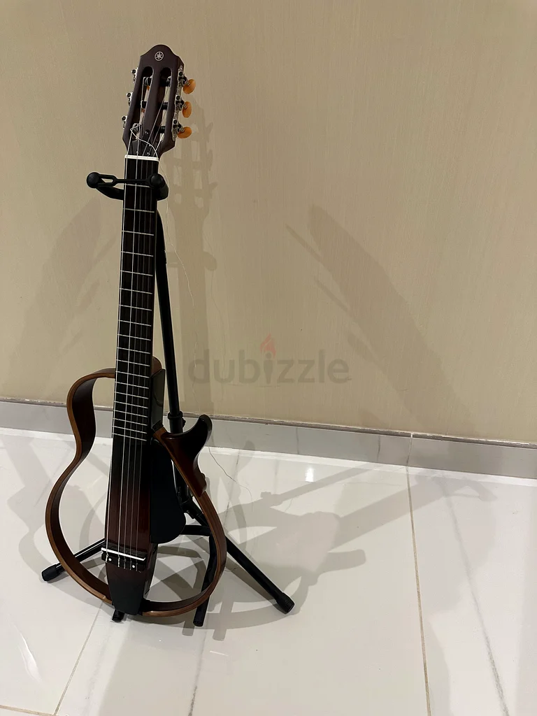 Yamaha SLG200N (Silent Guitar, Nylon, Tobacco Brown Sunburst) + Yamaha THR1063209350814593111