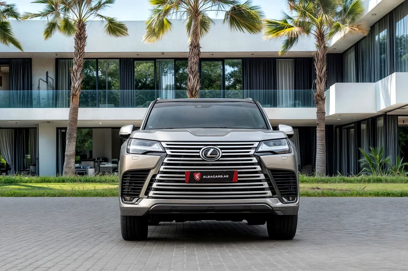 7,833 P.M  | LX 600 Signature | 0% Downpayment | LOW KMS!63225702313730113