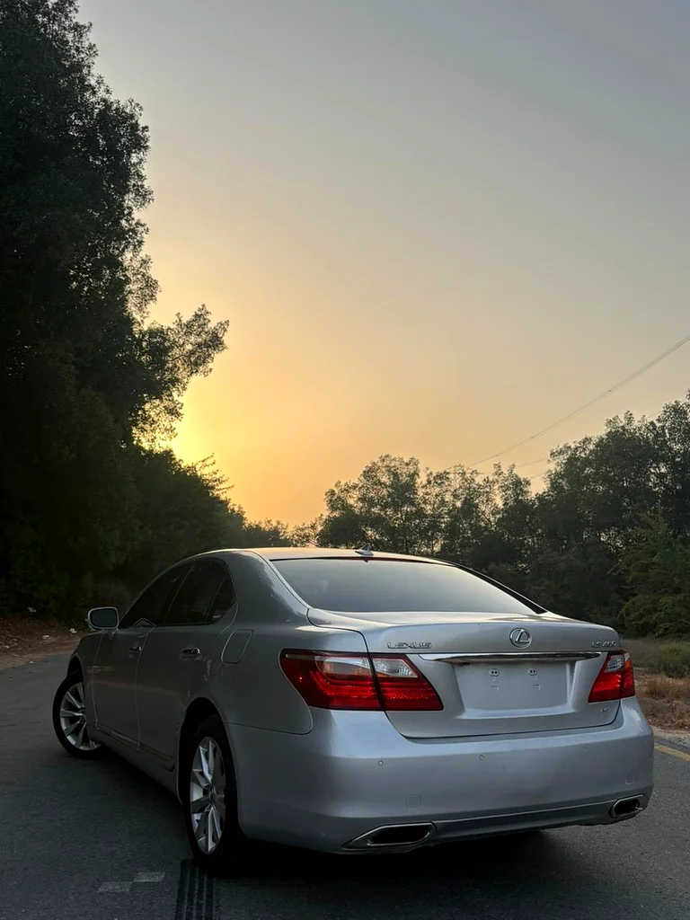 Toyota Lexus LS 460 model 201063225702713730112