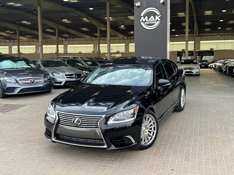 V8 4.6L / TRIPLE XENON LIGHTS / COOLING AND HEATING SEATS / SOFT CLOSE DOORS / IN PERFECT CONDITION632257026138891129