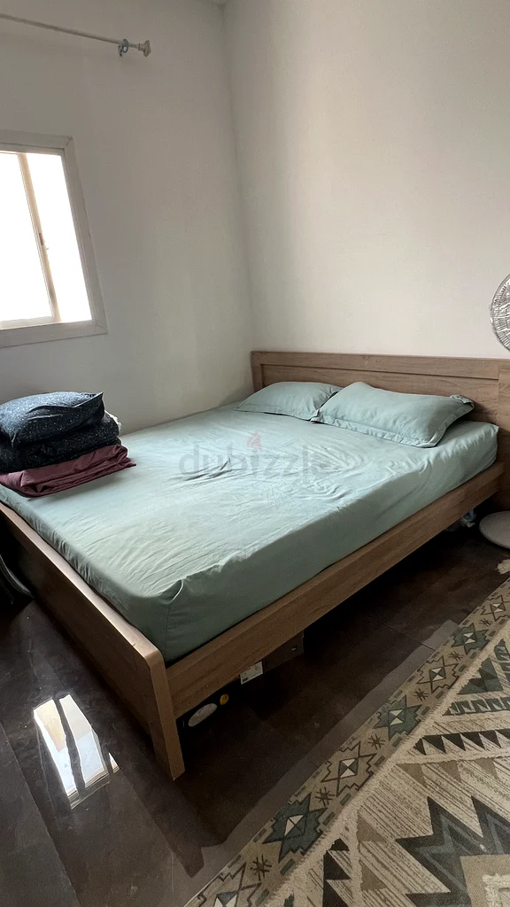King size bed from Home Box63212409583617112