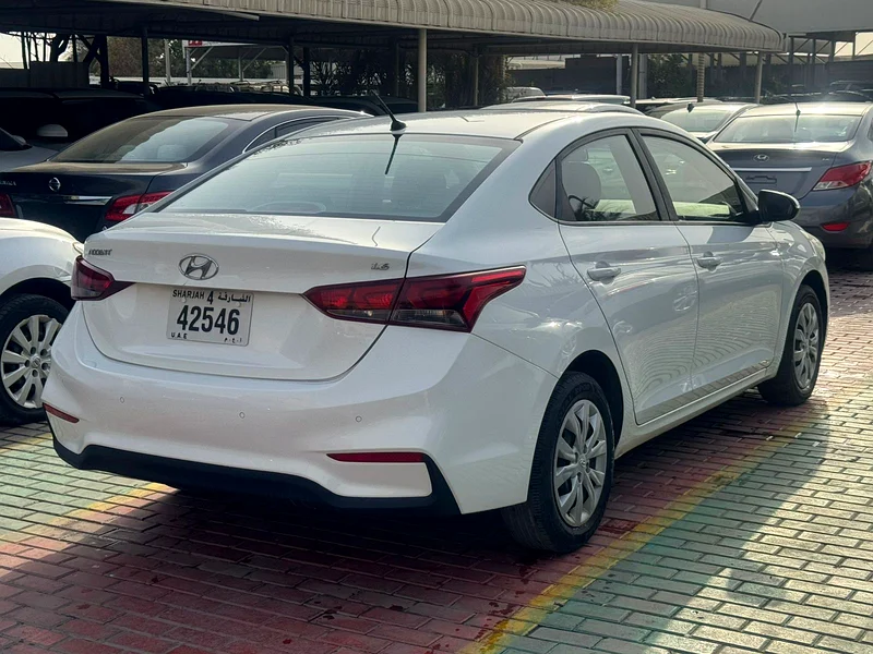 Hyundai Accent Gulf 2018 in white color63406902514435113