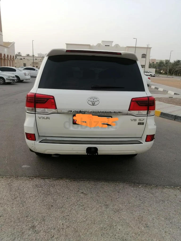 Toyota Land Cruiser VXR 5.7L63401302420739113