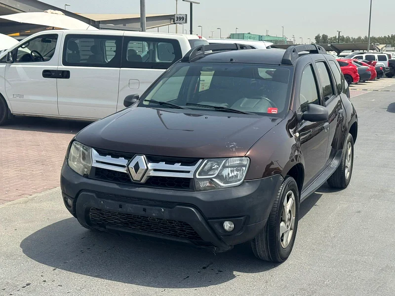 Renault Duster 2018 brown color GCC calen cAr63222312336259111