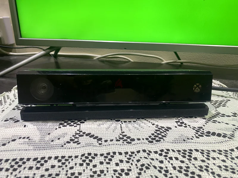Xbox one Kinect, (slight negotiable)63205366684291114