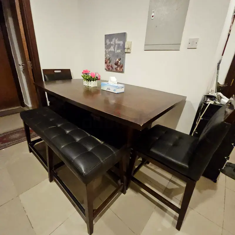 Solid dining table63210897637507110