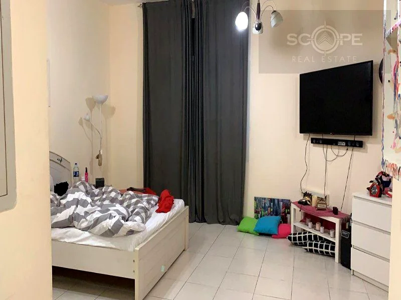 Vacant | University View | 3 Units | 488Sqft63977417644803110
