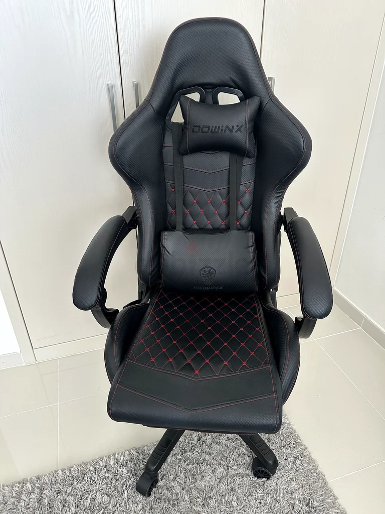 Gaming Chair: Dowinx63210898845697111