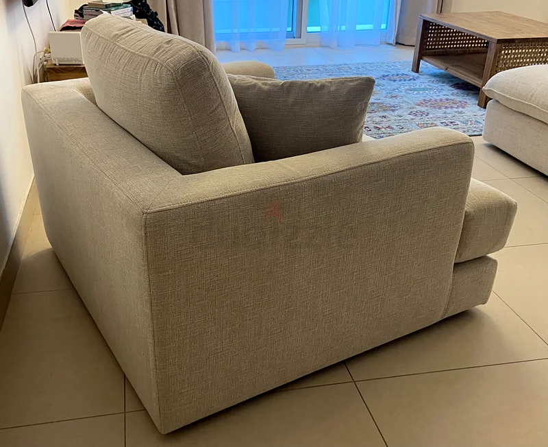 Arm chair63210896413954112