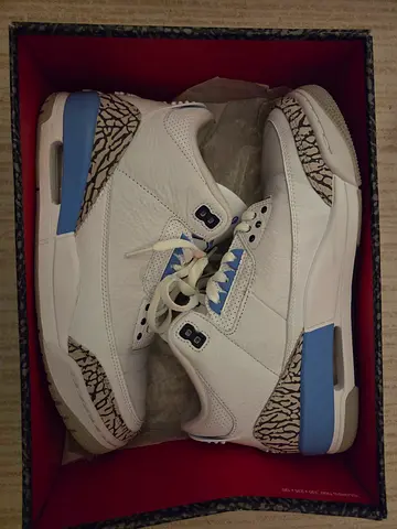 Air Jordan 3 Retro UNC 2020