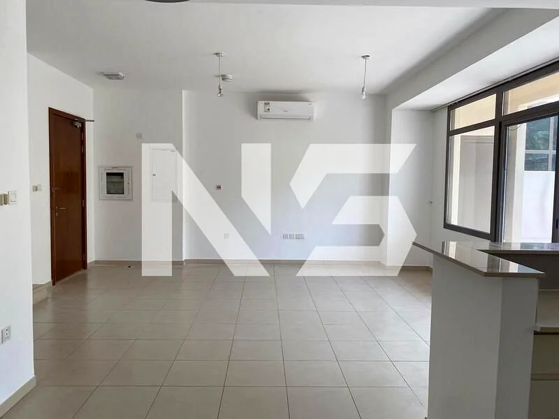 Luxury Townhouse | Prime Location | Community View63807053426050114
