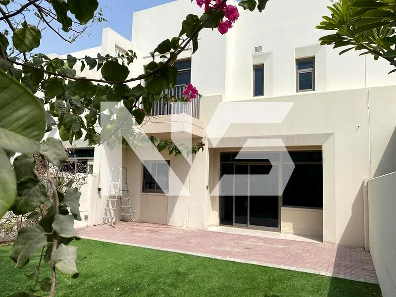 Luxury Townhouse | Prime Location | Community View63807053426050110