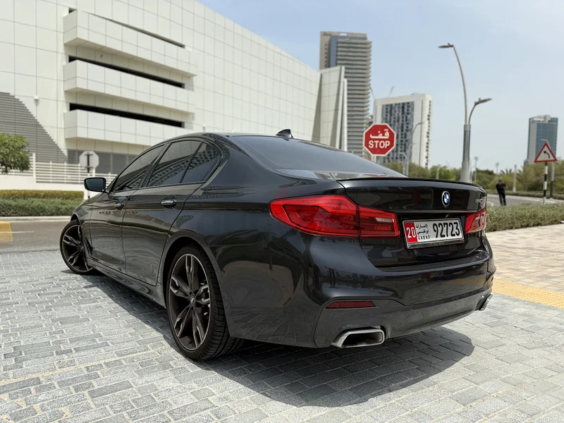 بي إم دبليو 540i مجموعة إم 2018 | حالة ممتازة | ضمان الخدمة ADM | طلاء حر63228279491330113