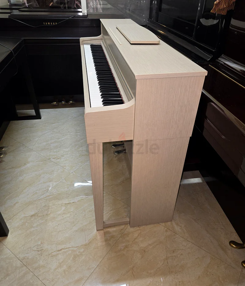 Yamaha Clavinova CLP 535 Off white color.  As good as new. Cash on free delivery with warranty.63209351014530112