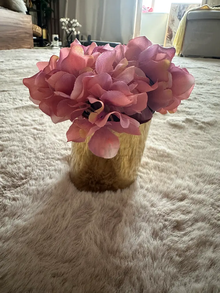 Small pretty flower pot vase decor