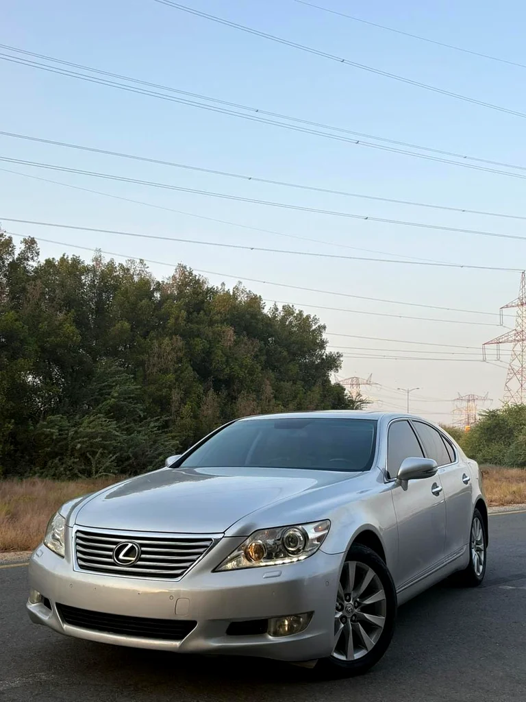 Toyota Lexus LS 460 model 201063225702713730111