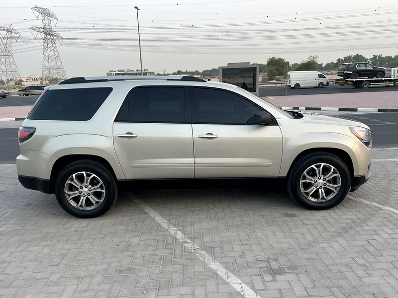 For sale GMC Acadia 2015 model 7 Seter mid option gcc63398499817729114