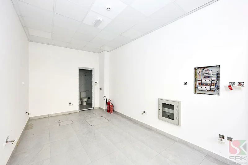 Shop available in Karama63220311982466113