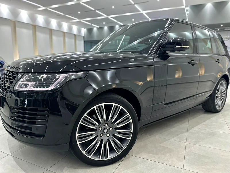 Range Rover VogueSE Supercharged P525 V8,2018 Model,Gcc Specification,Under Dealer Contract Service63227780371458111
