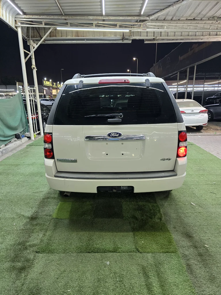 Ford Explorer, very clean63232142076547112
