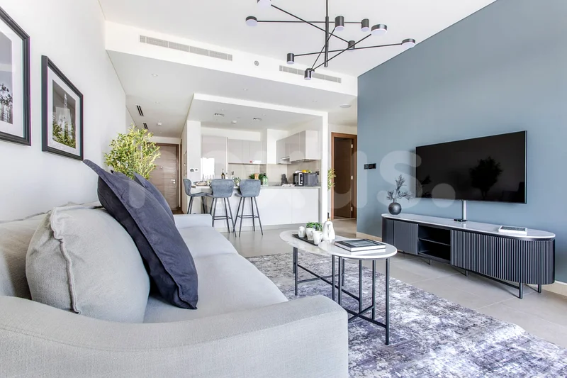 FULLY FURNISHED | VACANT | LAGOON VIEW64016293979779111